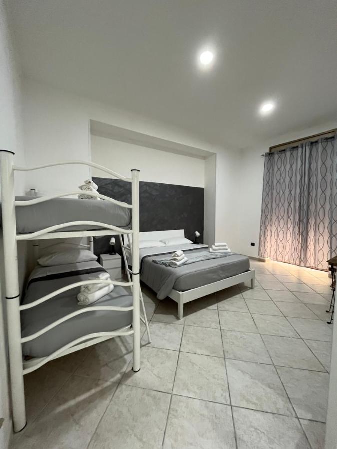 La Svolta Rooms Napels Buitenkant foto